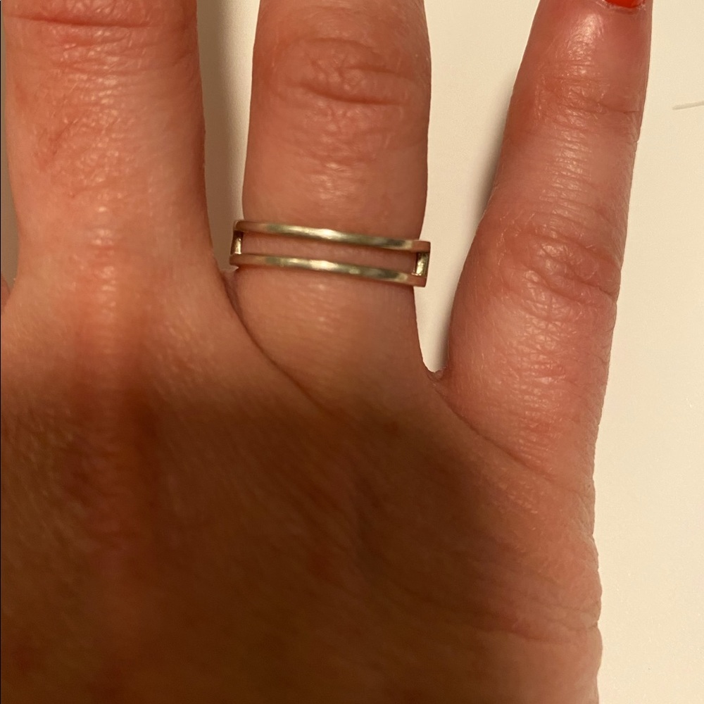 Kendra Scott Silver Ring